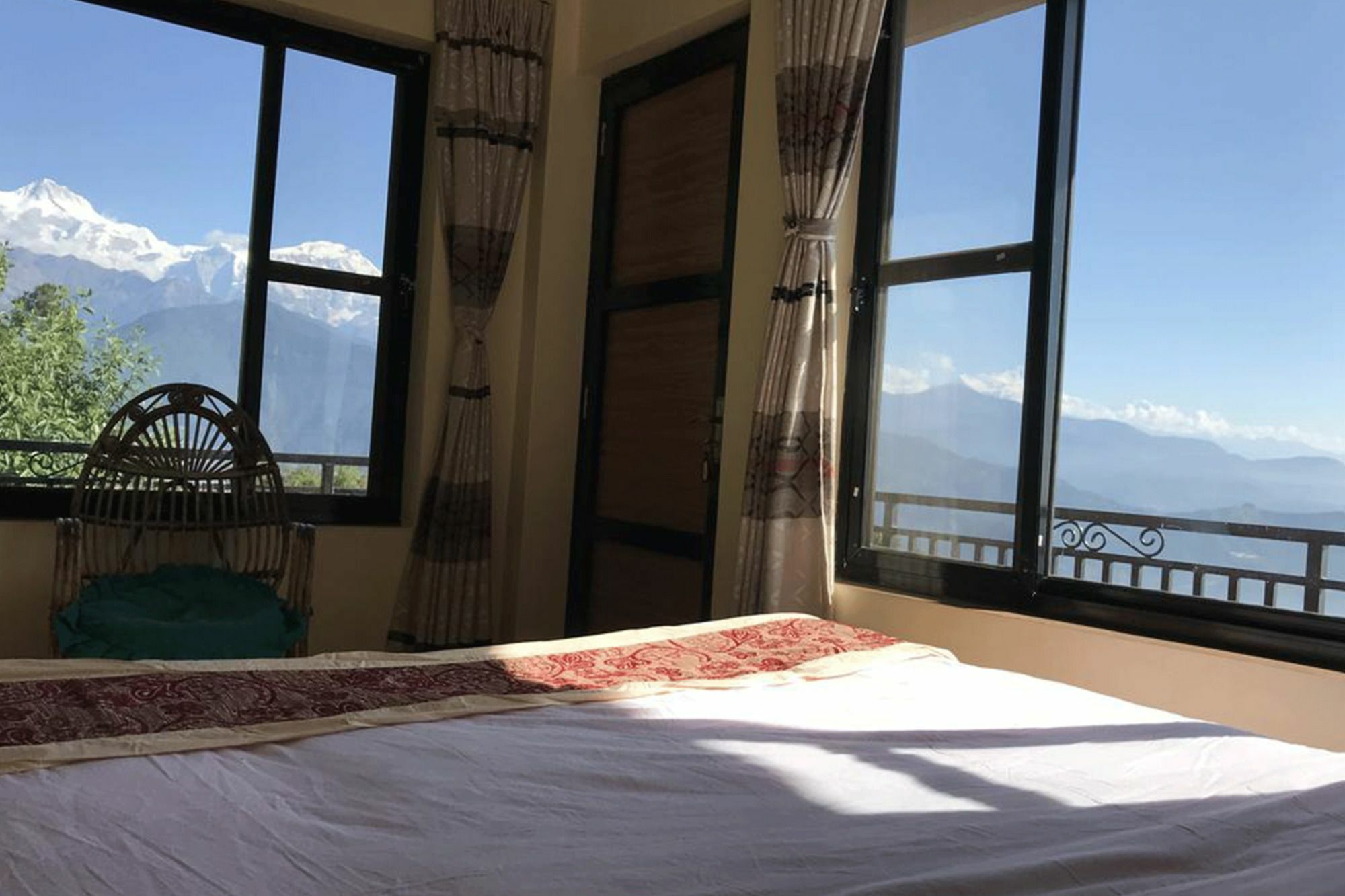 Superview Lodge, Himalayan Sunrise In Sarangkot